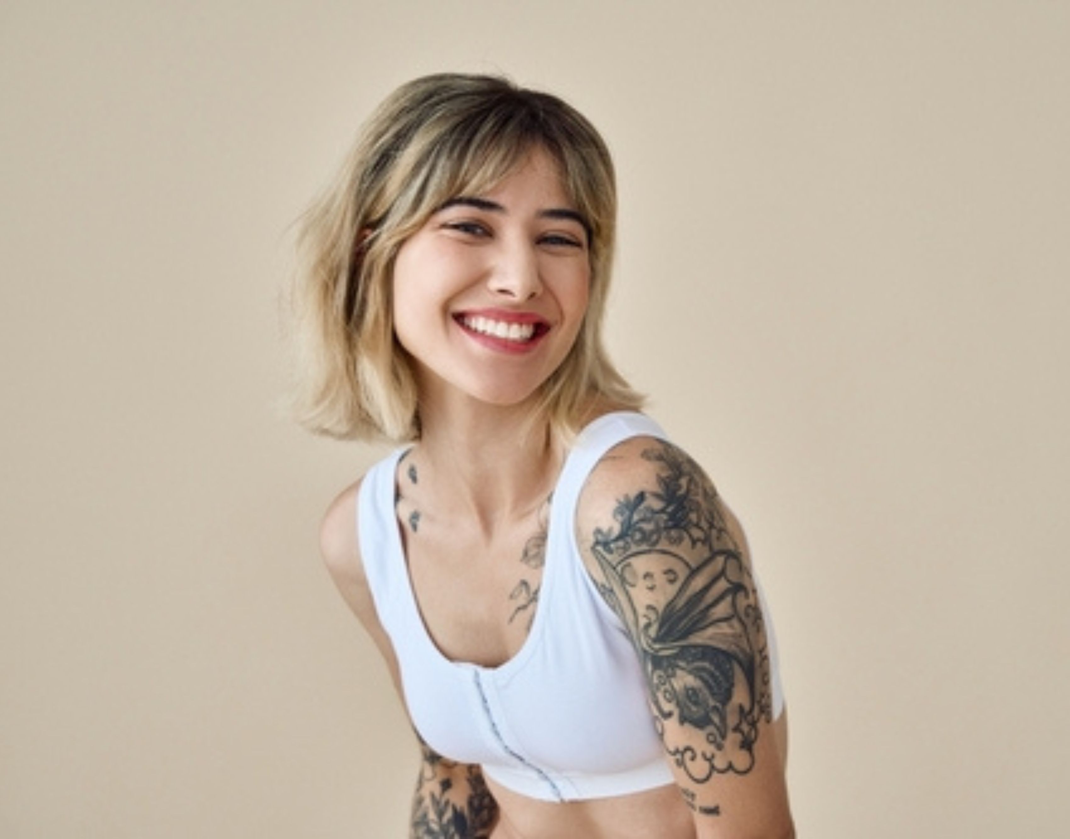Mujer con tatuajes